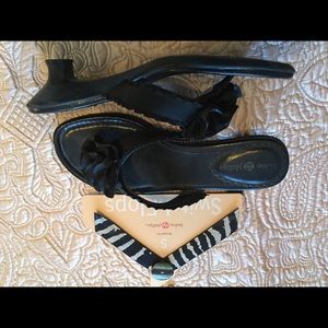 Lindsey Phillips heel switch Flops